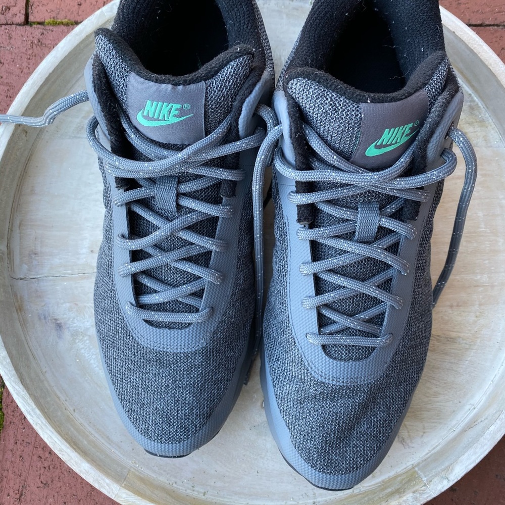 Men’s Nike Air Sneakers Size 12
